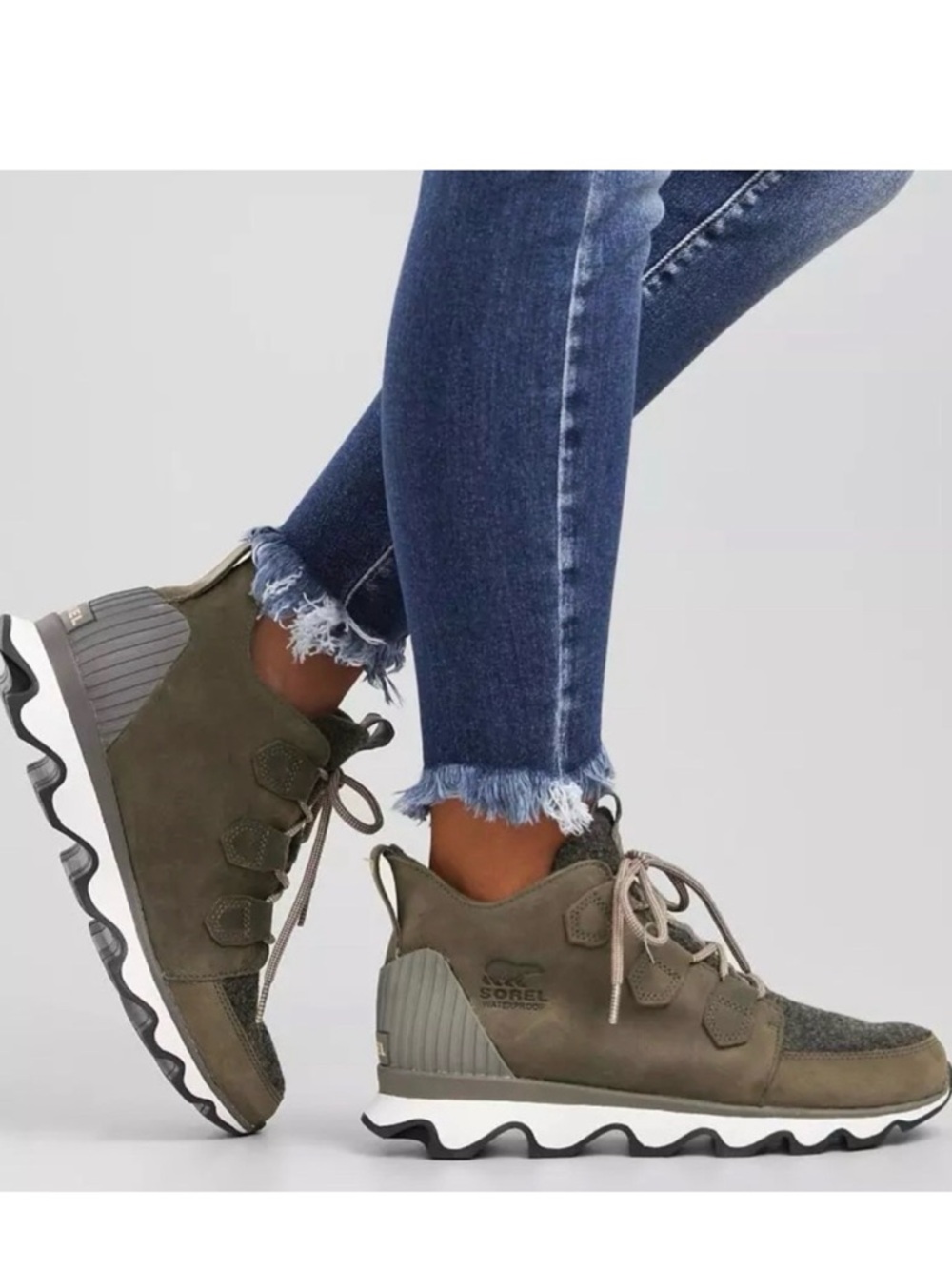 SOREL Womens Sz 10  Kinetic Caribou Leather Boot Sneaker Quarry Tan Gray
